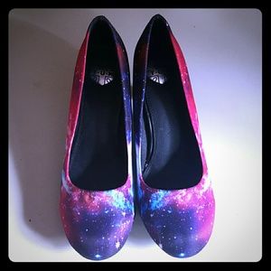 T.U.K. Galaxy pumps